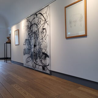 3 Bilder vom Künstler Peter Hecht im Ausstellungsraum