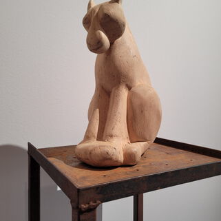 Skulptur vom Künstler Peter Hecht im Ausstellungsraum